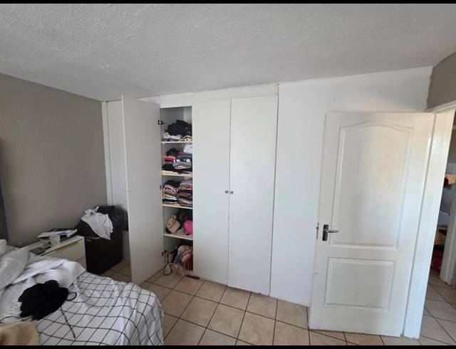 2 BEDROOM APARTMENT FOR SALE IN KEMPTON PARK CENTRAL